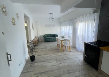 Departamento 2 ambientes con vista parcial al mar 