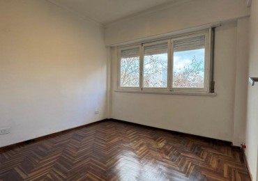 Departamento 3 ambientes al frente con balcon corrido