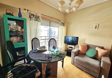 DEPARTAMENTO 2 AMBIENTES CON BALCON A LA CALLE EN VENTA MAR DEL PLATA