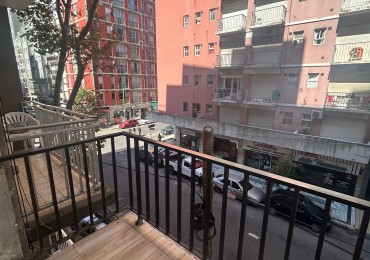 Departamento 2 ambientes con balcon a la calle