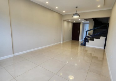 Duplex 3 ambientes con cochera en venta zona Chauvin