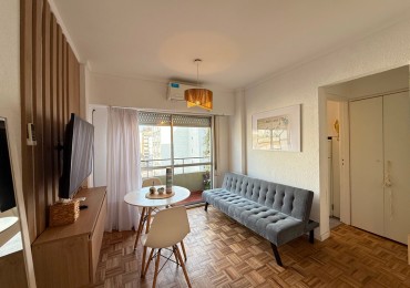 Monoambiente a la calle con balcon saliente en venta